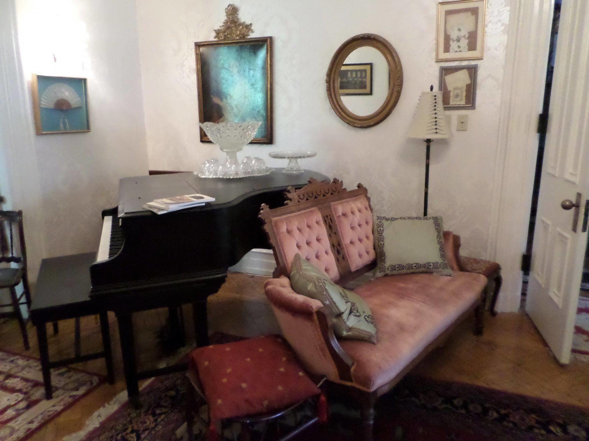 Hillard House Bed & Breakfast