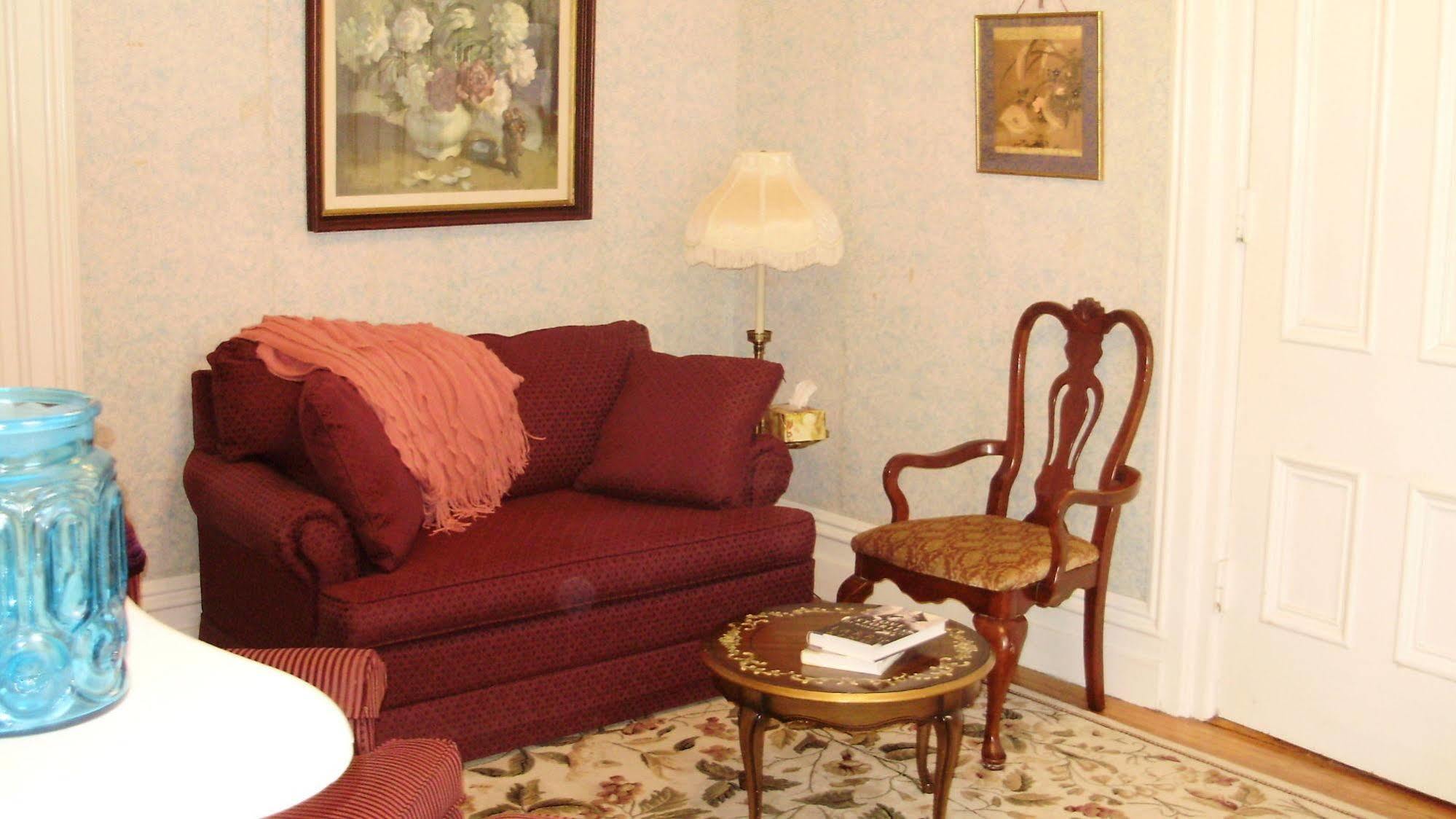 Hillard House Bed & Breakfast