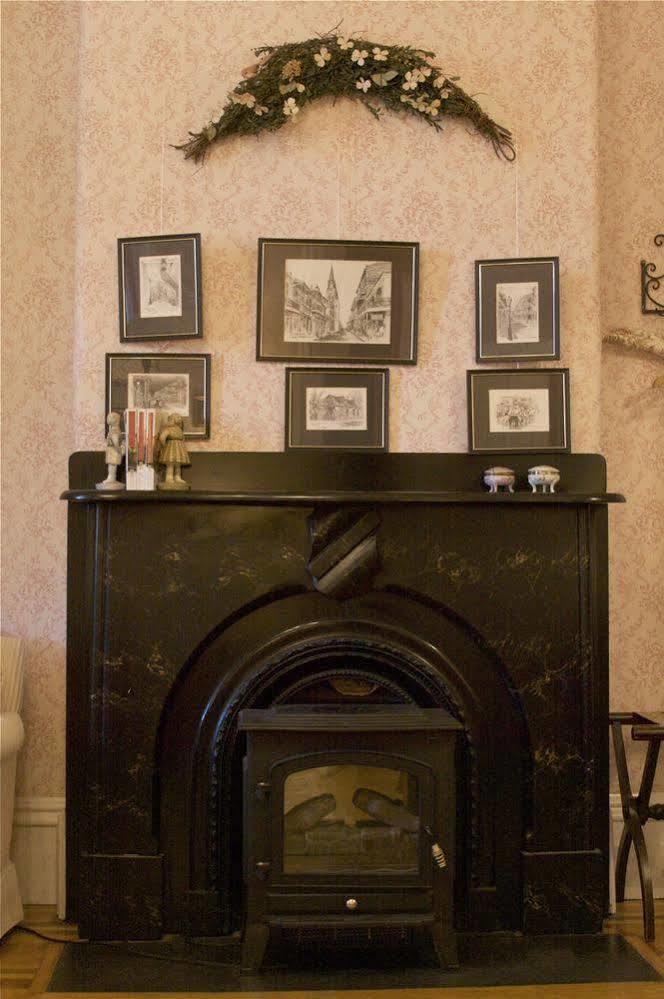 Hillard House Bed & Breakfast 2*