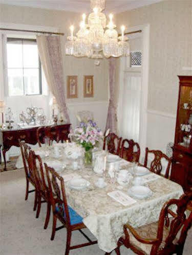 Hillard House Bed & Breakfast 2*